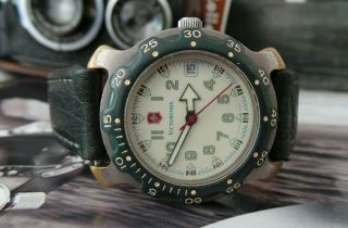 Victorinox Swiss Made Quartz Gents Vintage Watch C1980 