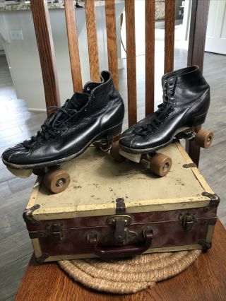 Vintage Chicago Hyde Men’s Black Roller Skates With Case.  Size 10 - 11