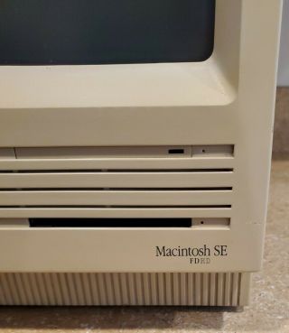 Vintage Macintosh SE FDHD Model M5011 Computer 2