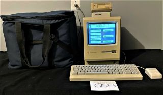 Vintage Antique Apple Macintosh Plus 1mb W/ Case,  Kb,  Mse,  Floppy