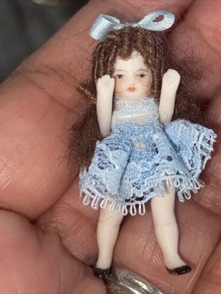 Vintage Artisan Dollhouse Miniature Tiny 1.  5” Jointed Bisque Doll