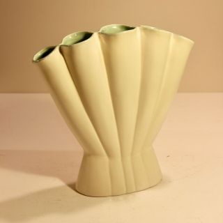 Vintage Red Wing Fan Vase - Large Cream With Green Interior