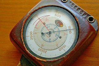 Vintage Thommen Altimeter/barometer 19 Jewels 15000ft Switzerland Leather Case