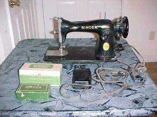 Vintage 1947 Singer Sewing Machine W/ Accessories