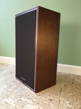 One Vintage Realistic Nova - 15 Speaker In 3