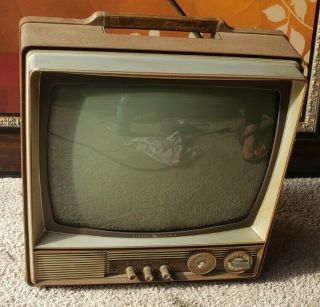 Vintage General Electric Ge Television Tv Portable Model M152cbn - For Repair