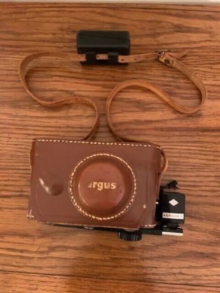 Vintage Argus C3 Range Finder 35mm Camera,  Leather Case W/flash & Bulbs (w/case)