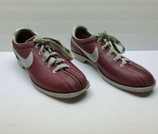 Rare Vintage 1983 Nike Bowling Shoes Women Size 6.  5 Maroon & Silver