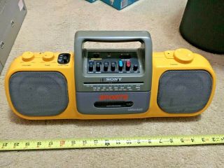 Sony Sports Mega Bass Cfs - 914 Boombox Radio Cassette Player Yellow Vtg