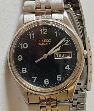 Vintage Mens Seiko 7n43 - 8a39 Watch Rare Black Dial.  Runs Good Shape