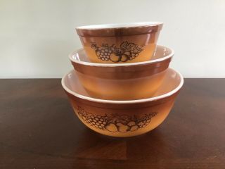 Vintage Pyrex Nesting Mixing Bowl Set Of 3