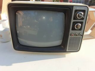 1978 Midland International Vintage Television Set 13 " B / W Tv Retro For Repair.