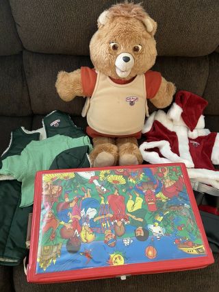 Vintage 1985 Teddy Ruxpin W/2 Outfits,  8 Books & 6 Cassette Tapes