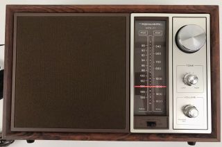 Vintage Radio Shack Realistic Mta - 11 Am/fm Radio Model No 12 - 690a