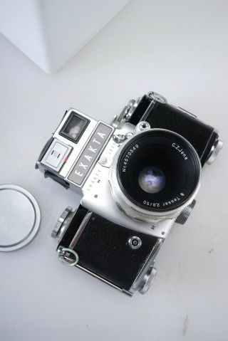 Vintage Exakta Vx Iia 35mm Slr Camera With Zeiss Jena Tessar 50mm F/2.  8 Lens