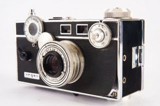 Vintage Argus C3 35mm Rangefinder Camera With Cintar 50mm F/3.  5 Lens V16