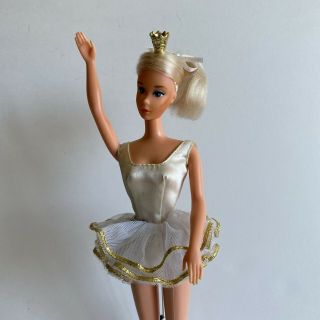 Vtg Barbie 1976 Ballerina Doll Outfit Crown White Tutu Stand
