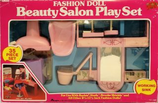 Vintage 1983 Barbie Arco Fashion Doll Beauty Salon Play Set