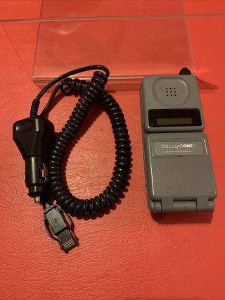 Vintage Motorola Cellular One Personal Mobile Phone W/ Car Charger