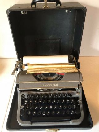 Vintage 1950s Underwood Portable Typewriter -