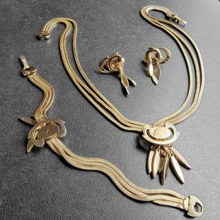 Signed Monet Vintage 1960s Gold Tone Chain Necklace Bracelet & Earrings Set 902
