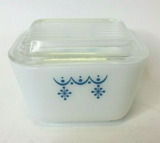 Vintage Pyrex Snowflake Blue Garland Refrigerator Dish And Lid 501 - B And 501 - C