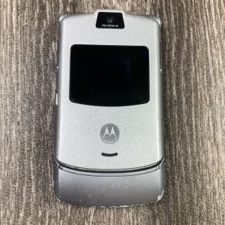 Vintage T - Mobile Motorola Razr V3 Silver Flip Mobile Phone