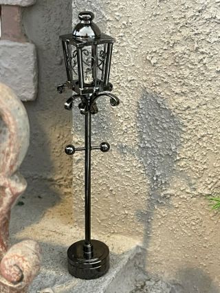 Vintage Miniature Dollhouse Artisan Black Metal Battery Operated Street Lamp 1