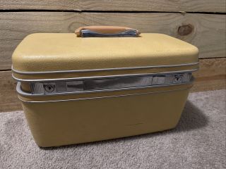 Vintage Samsonite Silhouette Train Case Yellow Hard Shell Suitcase Makeup Mirror