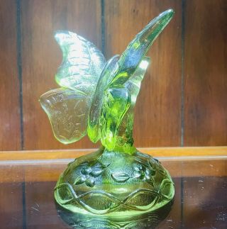 Vintage Fenton Art Glass Green Butterfly On Branch Figurine