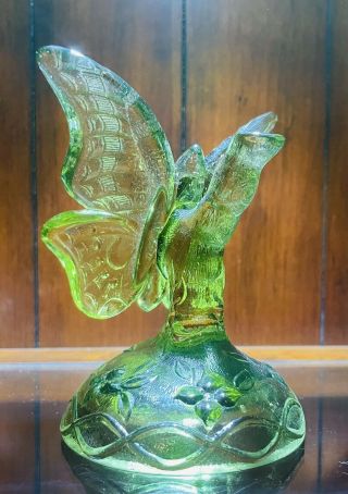 Vintage Fenton Art Glass Green Butterfly On Branch Figurine 2
