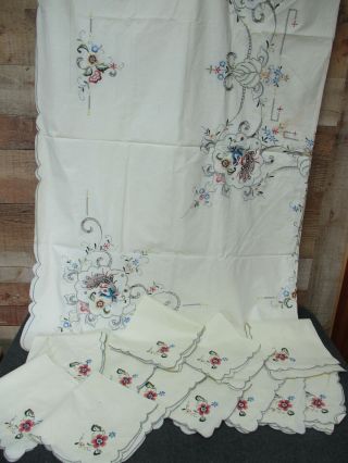 Vintage Tablecloth And 12 Napkins Embroidered 102 " X 64