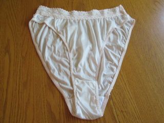 True Vintage - Womens Briefs High Cut Legs - Size 7 - 100 Pink Nylon Lace Band