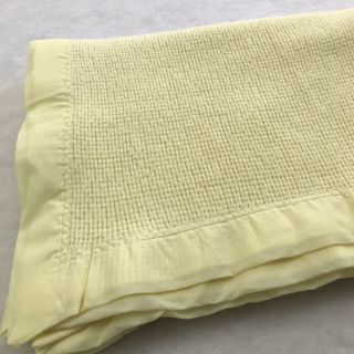 Vintage Yellow Baby Blanket Thermal Waffle Weave Nylon Satin Edge Trim 47x32