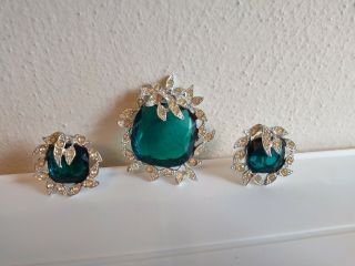 Vintage Sarah Coventry Teal Blue Turquoise Stone Brooch Clip On Earrings