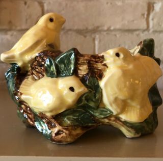 Very Sweet Vintage Mccoy Pottery Planter With Six Baby Yellow Birds In A Nest.