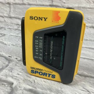Vintage Sony Sports Walkman (wm - Af59) Am/fm Cassette Tape Player