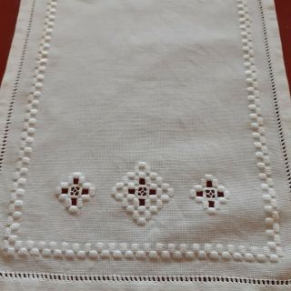 Hand Made Norwegian Hardanger Embroidered Tablerunner White Vintage Folk Art