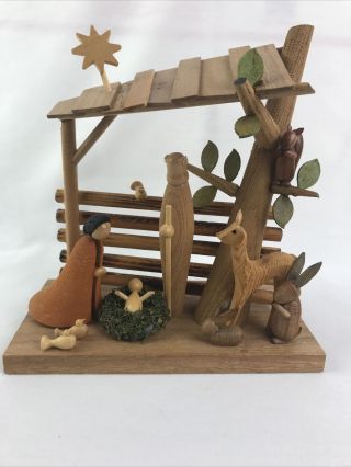 Vtg Handcrafted Wood Nativity Scene,  Jesus,  Rabbit,  Deer,  Squirrel - Flaw 6.  5”h