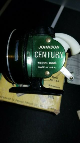 Vintage Johnson Century 100b Spin Cast Reel