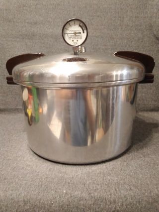 Vintage Presto 16 Quart Pressure Cooker Canner With Basket Model 7 - B