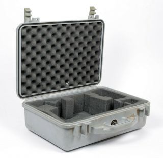 Pelican protector case 1520 grey vintage model (ideal for 4X5 or medium format) 3