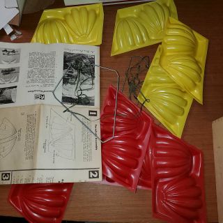 Vintage Itc Model Craft U.  S Air Drop Personnel Carrier Parts Parachutes /bracket