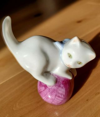 Herend Porcelain Vintage Kitten Cat Figurine Purple Ball Yarn Hungarian Magyar