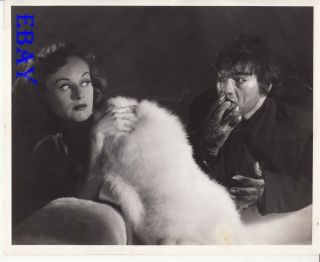 Paulette Goddard Looks Back At The Villain Cat And The Canary Vintage Photo