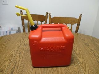Vintage 5 Gal Gallon Plastic Vented Gas Can Gasoline Chilton Can P500