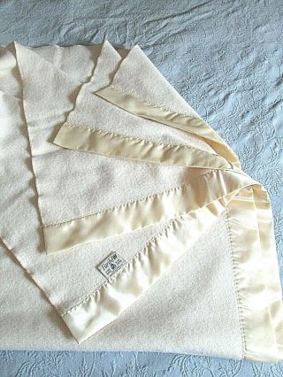 Vintage Faribo Faribault 100 Wool Ivory Blanket Satin Trim 68 " X 88 "