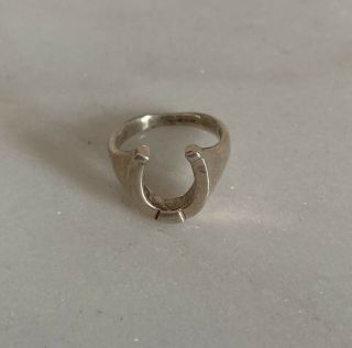 Vintage.  925 Sterling Silver Horseshoe Ring Band Size 9
