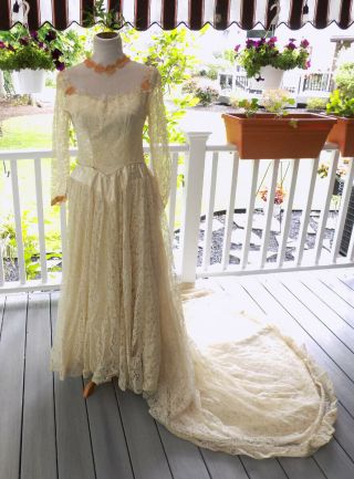 Vintage 40s 50s Lace Covered Satin Ivory Colored Wedding Dress Gown B34