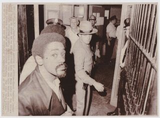 Bobby Seale Black Panthers Negotiate At Attica Civil Rights Vintage 1971 Photo